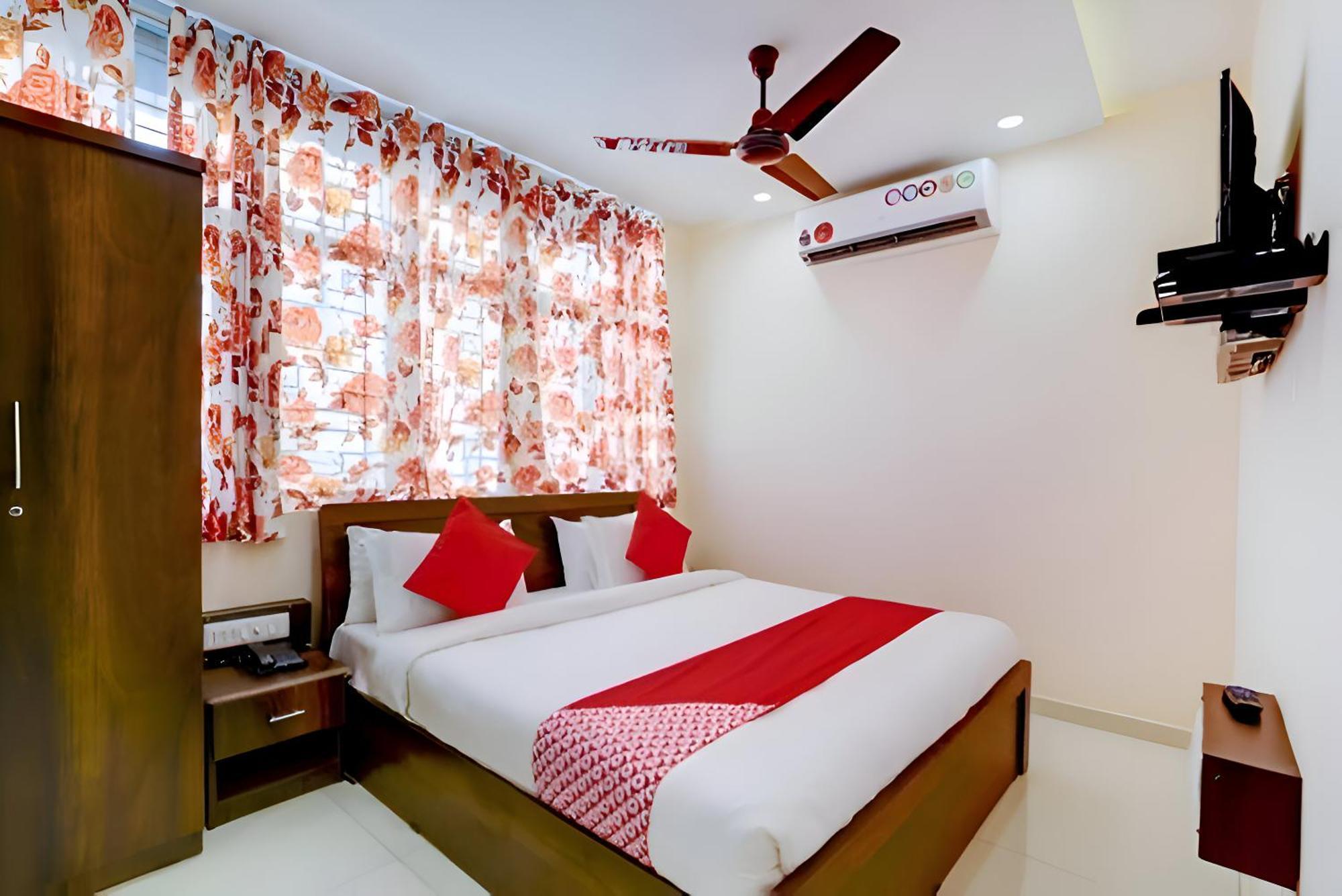 Hotel Blue Leaf Rajkot Ngoại thất bức ảnh